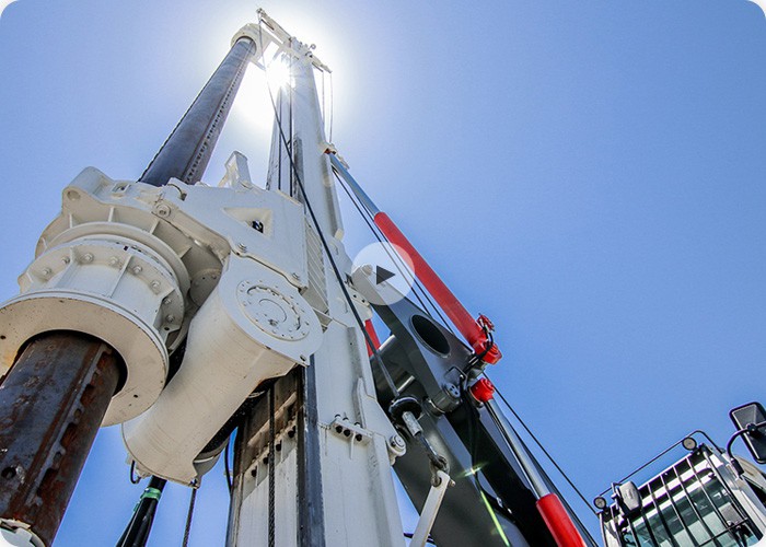 坐落于中國(guó)第一個(gè)石油基地――玉門(mén)，是生產(chǎn)各類(lèi)真空油脂和特種潤(rùn)滑脂的專(zhuān)業(yè)公司，集研究、開(kāi)發(fā)、生產(chǎn)于一體的生產(chǎn)經(jīng)營(yíng)企業(yè)。<br/><br/>
具有幾十年專(zhuān)業(yè)生產(chǎn)真空油脂和特種潤(rùn)滑脂的生產(chǎn)經(jīng)驗(yàn)，具有先進(jìn)的硬件設(shè)施－分子蒸餾裝置，可以使石油餾分低溫下切割到極窄流程，保證真空油脂產(chǎn)品性能，也具有國(guó)內(nèi)先進(jìn)的真空脂類(lèi)產(chǎn)品的生產(chǎn)系統(tǒng)。