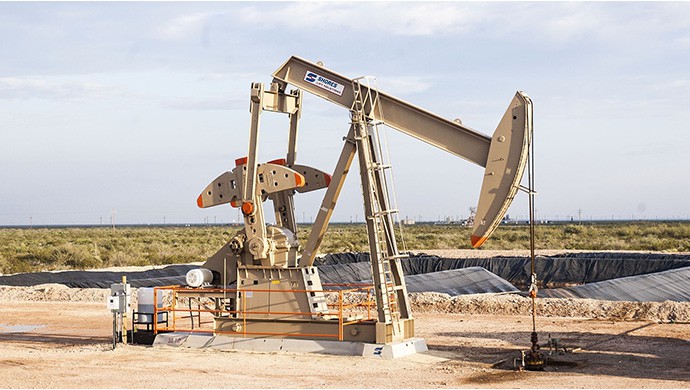 每一座城都有自己獨(dú)特的城市標(biāo)志，北京長(zhǎng)城、上海外灘、山西煤炭、攀枝花鋼鐵……而位于中國(guó)新疆準(zhǔn)葛爾盆地西部的克拉瑪依就是一個(gè)石油之城，富得流油就是對(duì)克拉瑪依真實(shí)的寫(xiě)照?？死斠赖某鞘忻Q(chēng)原本就是黑油的意思，一座以石油命名的城市。城區(qū)多戈壁，分轄克拉瑪依區(qū)、獨(dú)山子區(qū)、白堿灘區(qū)、烏爾禾區(qū)四個(gè)區(qū)域。